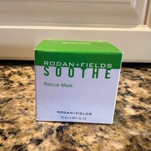 Rodan + Fields Soothe rescue mask